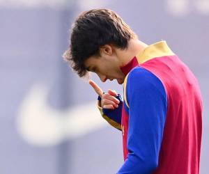 El atacante portugués del FC Barcelona Joao Félix está lesionado.