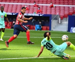 El delantero charrúa se estrenó a la grande en su debut con la camiseta colchonera. Foto: AFP