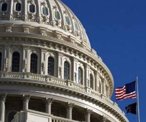 Si bien es posible que algunos senadores se quejen de las restricciones _y quizás las violen a veces_ todos coinciden en que las normas están justificadas debido a que estarán ejerciendo su máxima responsabilidad. Fotos: AP.