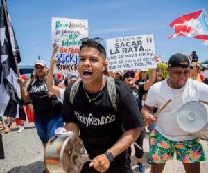 La crisis política ha alcanzado tal punto que muchos se preguntan cómo es que Rosselló podrá seguir gobernando la isla ante las exigencias por su renuncia. Foto: Agencia AP.
