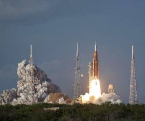 La maniobra está programada para las 19:49 hora del este de Estados Unidos (23:49 GMT) y tendrá una duración de 5 minutos y 49 segundos.