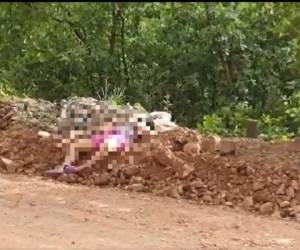 El cuerpo de la joven quedó tendido a un costado de la calle que conduce a Yaguacire.