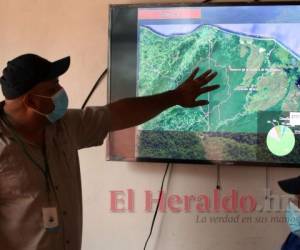 José Manuel Alemán, director regional de ICF, explicó junto a su equipo el impacto de la carretera ilegal a la Biosfera del Río Plátano. Foto: Johny Magallanes/El Heraldo
