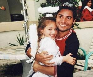 Chayanne junto a su hija Isadora Figueroa cuando esta aún era una niña.