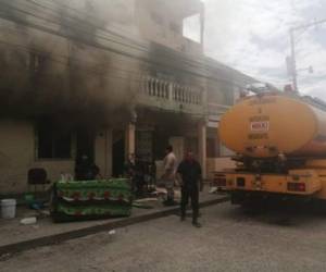 Varias familias quedaron en la calle a causa de los incendios ocurridos en ambas colonias de San Pedro Sula.