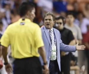 El técnico colombiano Jorge Luis Pinto no ha podido sacar resultados positivos con Honduras (Foto: Agencia AFP)