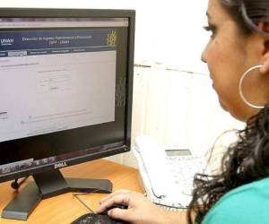 Cabe recordar, que para matricular clases en línea es necesario contar con computadora y acceso a internet (Foto: El Heraldo).