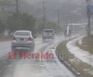 La tarde de este martes se registraron fuertes lluvias en Tegucigalpa, capital de Honduras. Foto: Alex Pérez/ EL HERALDO.