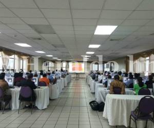 Tres tipos de pruebas de confianza fueron aplicadas este lunes a los aspirantes a una plaza laboral en el Sistema de Administración de Rentas, foto: El Heraldo.