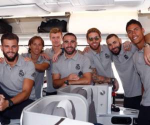 Los jugadores del Real Madrid cuando estaban en el avión antes de viajar a Canadá.