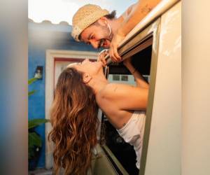 La pareja de famosos Camilo Andrés Echeverry y Evaluna Mercedes Reglero anunciaron que serán padres por segunda ocasión. La noticia se reveló durante una entrevista con un medio de comunicación, días antes del estreno de su nuevo sencillo “PLIS”.