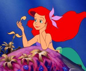 Ariel, cuya voz original hace Jodi Benson, en una escena de 'La Sirenita'. La cinta animada celebra este año su 30mo aniversario. (Foto: AP)