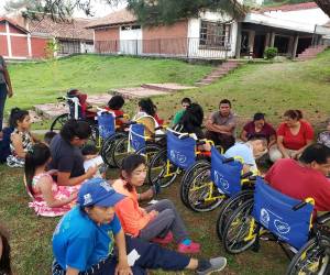 “Todo el año estamos yendo donde autoridades, solicitando presupuesto, nos piden proyectos y se los llevamos, pero solo nos queda pedir a Dios que toque los corazones y nos puedan aprobar el presupuesto”, explicó la directora del Hogar Los Ángeles al confirmar que operan sin presupuesto del Estado.