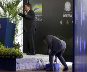 Bolsonaro dijo que “parece ser muy baja la eficacia de esa vacuna de Sao Paulo”, aunque no dio detalles. Foto: AP