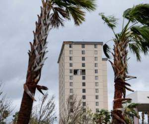 Según un aviso de las 6 de la tarde, la tormenta estaba ubicada a 32 kilómetros (20 millas) al oeste-noroeste de Bainbridge, Georgia. Foto: AFP