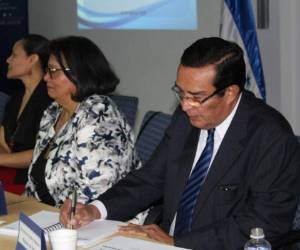 La Comisión Especial se reúne tres veces a la semana.