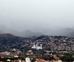 Vienen las lluvias y en ElHeraldo.hn lo invitamos a que esté preparado por cualquier acontecimiento.