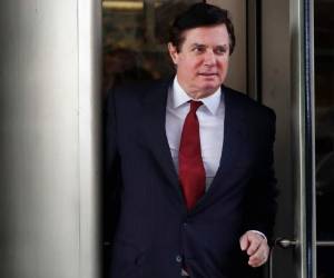 Paul Manafort, exdirector de campaña de Donald Trump, saliendo de una corte federal en Washington. (AP Foto/Jacquelyn Martin, Archivo)