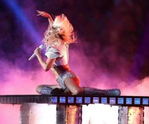 Lady Gaga impresionó a más de 72 mil personas presentes en el Estadio NRG, en Houston, Texas. Foto AFP