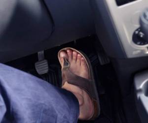 Resulta altamente recomendable llevar siempre un calzado de recambio en el maletero de nuestro vehículo. Foto redes