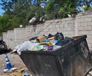 Dentro de una caja fue depositado el feto para su levantamiento.