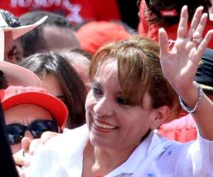 Xiomara Castro reiteró su apoyo incondicional a su esposo y expresidente Manuel Zelaya.