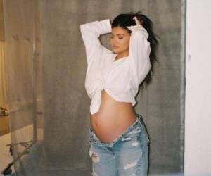 En este segundo embarazo, Kylie sí compartió con sus seguidores la noticia de su bebé.
