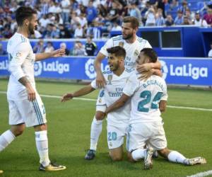 Real Madrid celebrando uno de los goles en su último duelo de Liga previo al encuentro ante el Borussia por la Champions League. (AFP)