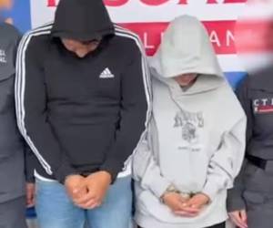 Una pareja de falsos médicos fue imputada por la Fiscalía colombiana acusada de practicar cirugías estéticas a más de 200 personas en Bogotá, Colombia, sin contar con títulos profesionales ni las condiciones sanitarias requeridas, informó este sábado la entidad.