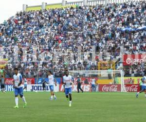 Los seleccionados de Honduras mientras entrenaban en el estadio Morazán de San Pedro Sula (Foto: Delmer Martínez / Grupo Opsa / Deportes EL HERALDO )