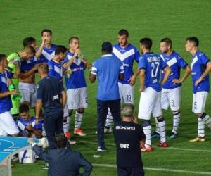 David Suazo dando indicaciones a su equipo Brescia antes de los penales ante Pro Vercelli.