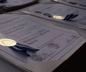 La entrega de títulos digitales ayudara a los que migraron al extranjero al concluir sus asignaturas, dejando pendiente el proceso de graduación.