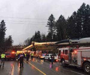 El hecho ocurrió antes de las 8 de la mañana, aproximadamente 64 kilómetros (40 millas) al sur de Seattle. Fotos: AFP.