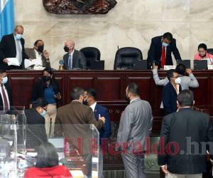 Los integrantes de la comitiva designada por el Congreso Nacional de Redondo sostendrán este martes una reunión para definir los mecanismos que permitan nombrar a las autoridades faltantes.