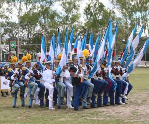 La ceremonia oficial del traspaso de mando de las Fuerzas Armadas de Honduras, inició este jueves 18 de diciembre en el Campo Parada Marte con importantes nombramientos.