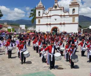 Las autoridades educativas del municipio, mostraron su satisfacción por lo mostrado por los centros educativos de básica. (Foto: El Heraldo)