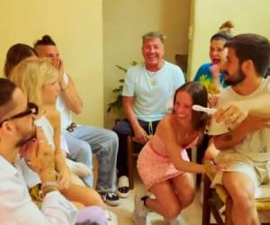 Las reacciones de la familia Montaner Echeverry fueron captadas para la producción 'Índigo'. Foto: Captura video Índigo