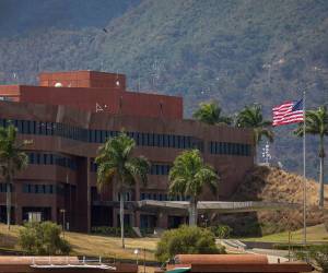 La opositora regresará a Venezuela en los próximos días, reiteró el sábado su partido Vente Venezuela (VV), sin precisar una fecha de retorno de la dirigente.