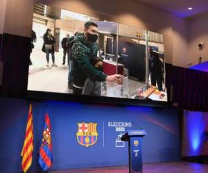 El ganador de estas elecciones tendrá entre sus prioridades mantener en el club a Messi, que termina contrato en junio y aún no ha renovado. Foto: AFP.