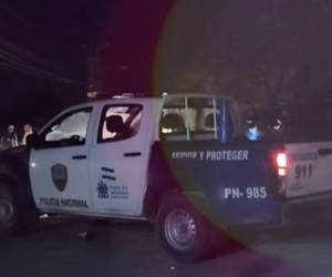 Elementos de la Policía Nacional de Honduras llegaron hasta la escena del crimen.