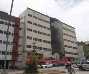 La comisión interventora de la ENEE no ha cumplido con la misión de rescatar las finanzas de la estatal eléctrica. Foto: El Heraldo