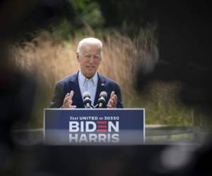 El candidato presidencial demócrata Joe Biden habla sobre el cambio climático y los incendios forestales en la costa oeste en el Museo de Historia Natural de Delaware. Foto: Agencia AFP.