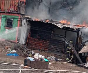 Incendio consume varias viviendas en colonia El Progreso de Comayagüela