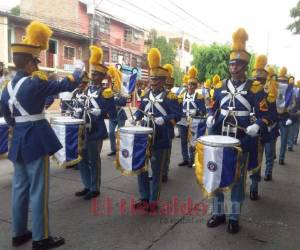 La banda de guerra de la Academia Militar de Aviación es una de las novedades del desfile de Comayagua. Foto: Juan Díaz / EL HERALDO.