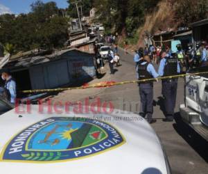 Tres de las víctimas murieron en la colonia Villa Nueva, la cuarta falleció en el Hospital Escuela. Foto: Alex Pérez/EL HERALDO.