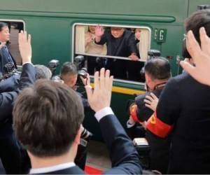 El líder norcoreano viaja en trenes blindados, a veces junto a su esposa y otros funcionarios. Foto: AFP
