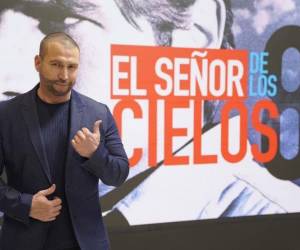 A sus 44 años, Amaya se ha convertido en uno de los actores más queridos en la industria.