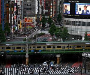 El primer ministro de Japón, Shinzo Abe, levantó el estado de emergencia impuesto a nivel nacional para combatir el coronavirus tras una fuerte disminución en la cantidad de casos nuevos. Foto: Agencia AFP.
