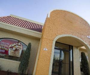 La demanda está vinculada con la lechuga iceberg servida en restaurantes de cinco estados.