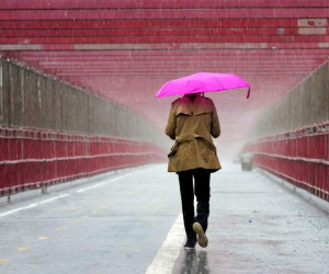 La Autoridad de Transporte de la Bahía de Massachusetts suspendió el servicio de ferris para el martes y el miércoles. AP.
